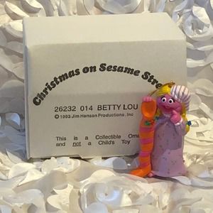 Betty Lou~~Vtg. Grolier Christmas on Sesame Street Ornament MINT 1993